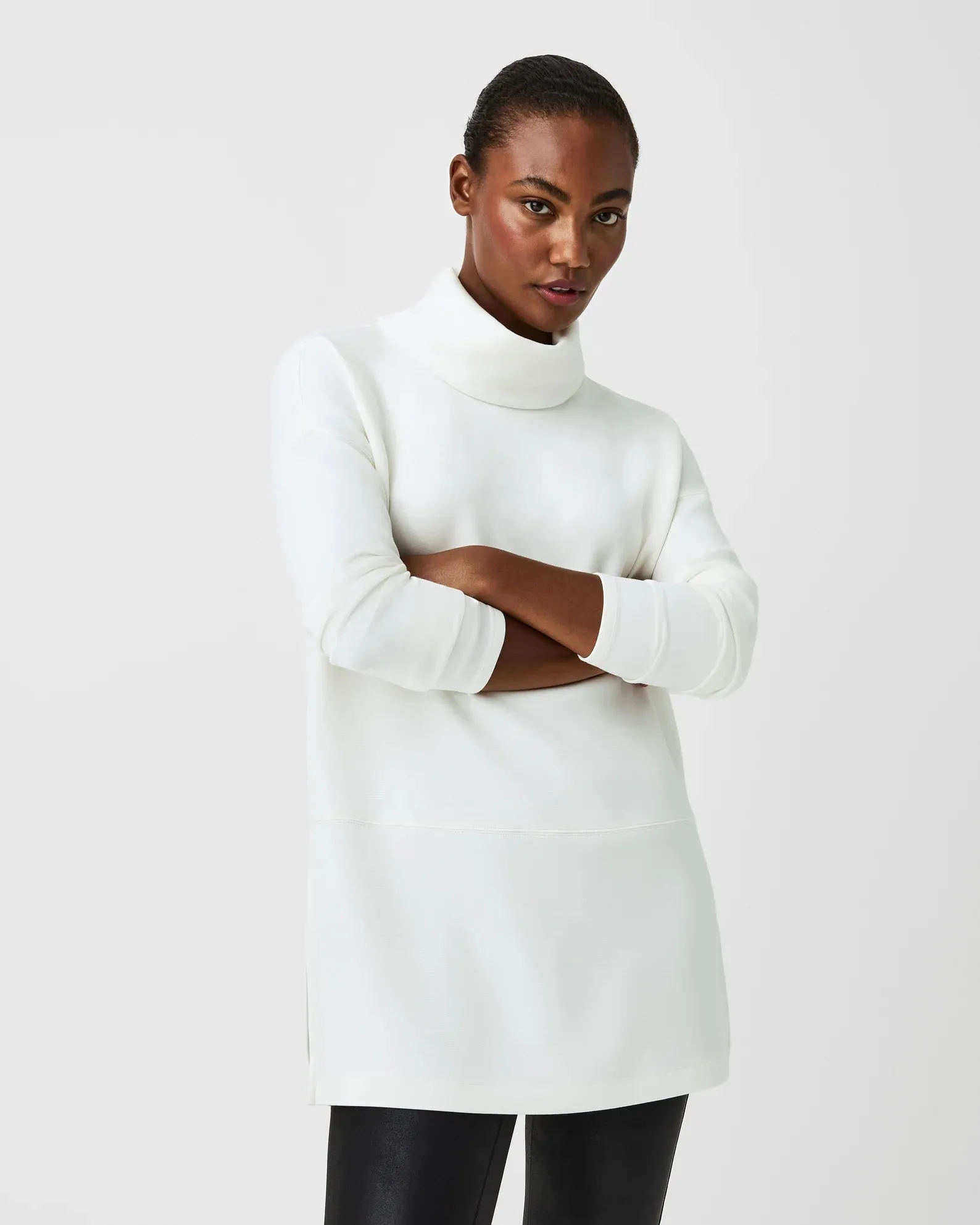 Sure! Here’s an optimized title for the product:

AirEssentials Women’s Cozy Turtleneck Tunic Top - Classic White - Perfect for Layering and Everyday Wear