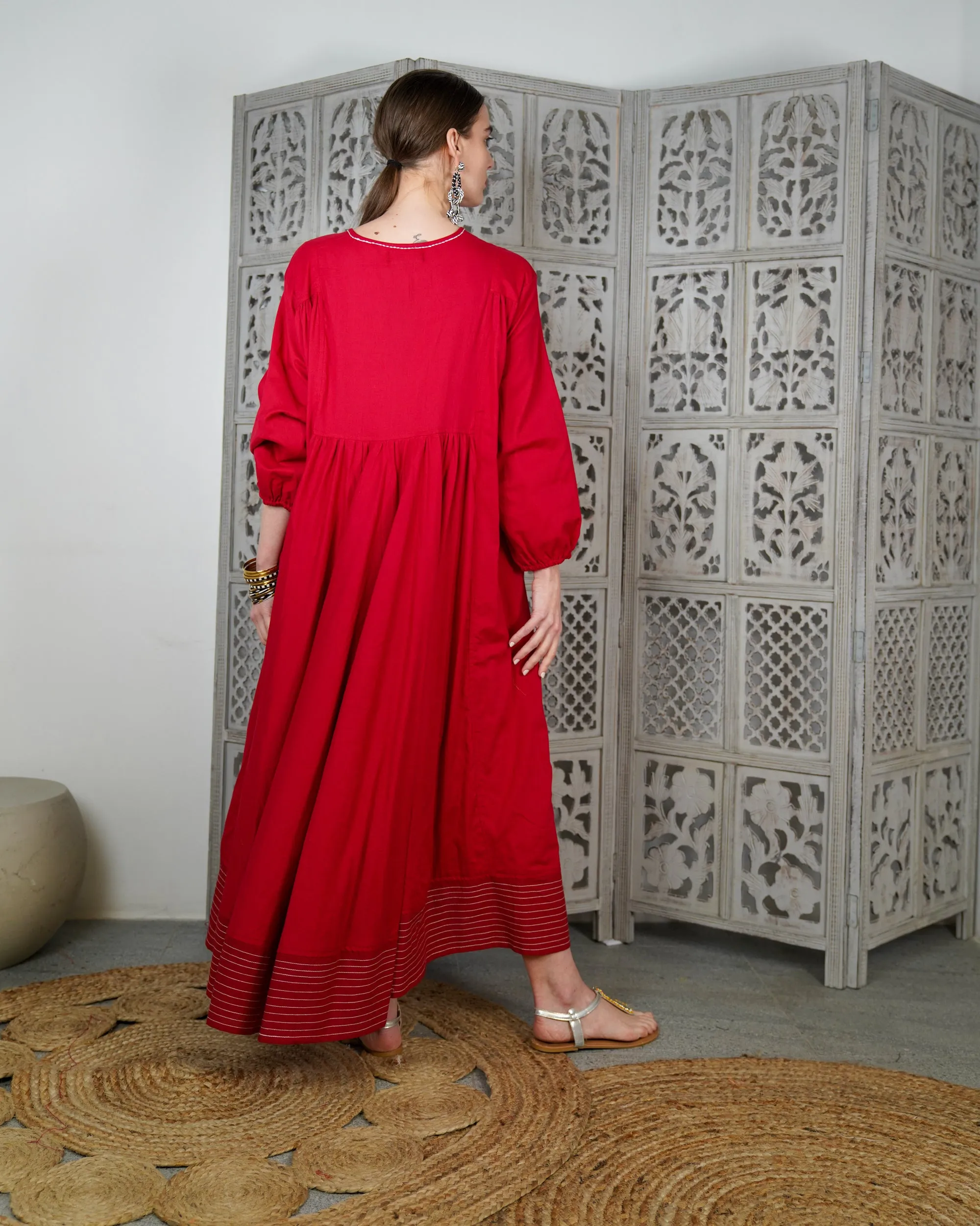 Embroidered v-neck with buttons and klosh design waist gathered with half quarter sleeves cotton kaftan 2616 - قفطان