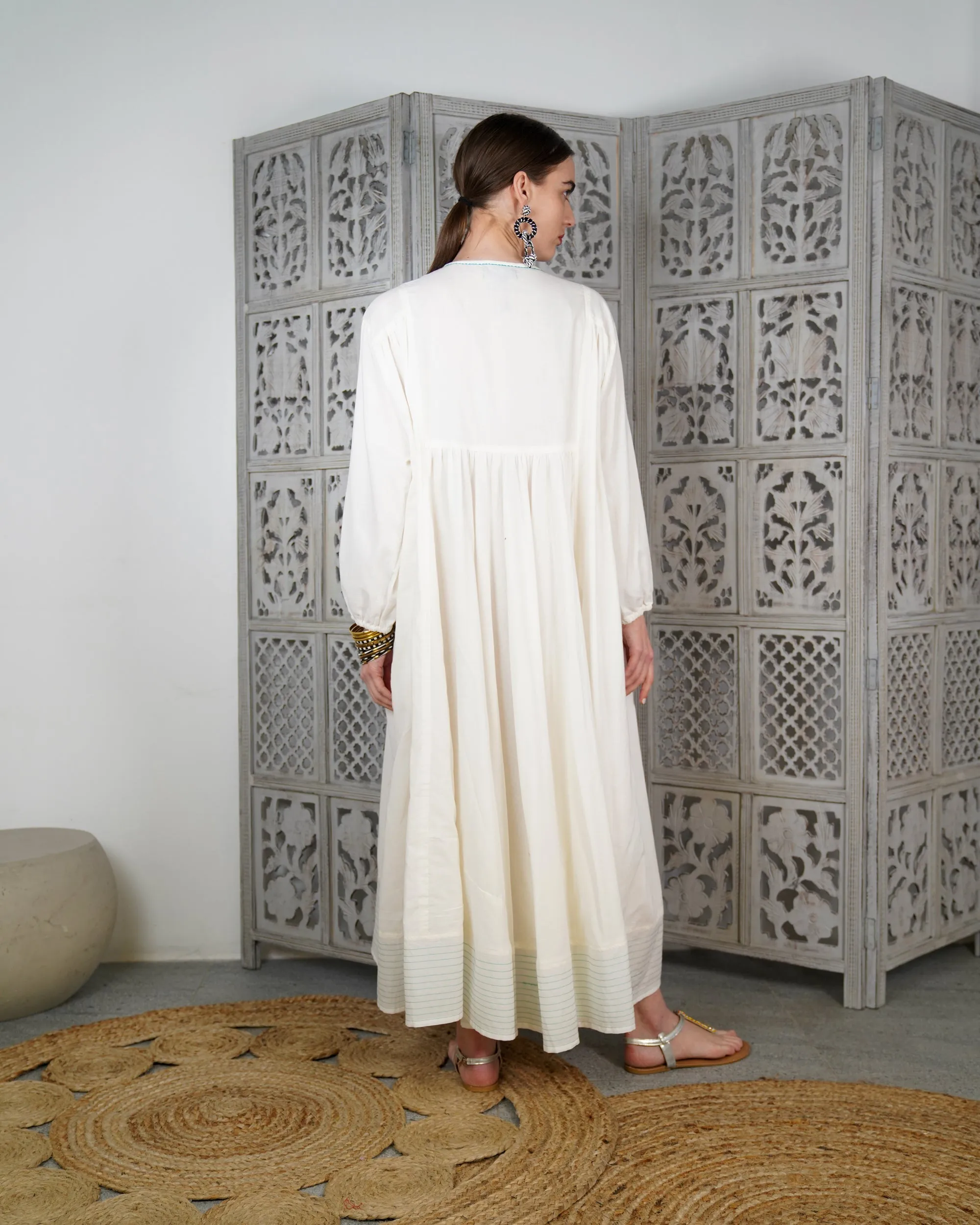 Embroidered v-neck with buttons and klosh design waist gathered with half quarter sleeves cotton kaftan 2616 - قفطان